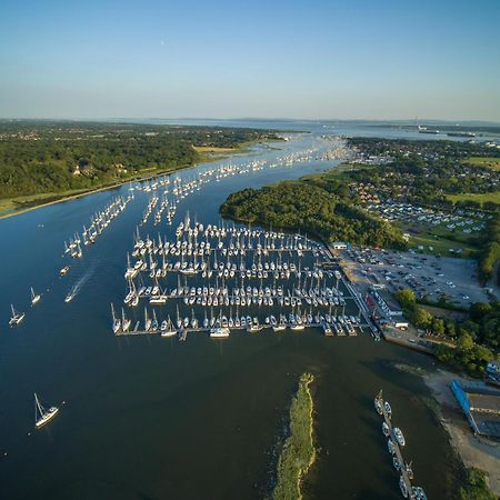 Mercury Yacht Harbour And Holiday Park Bursledon 외부 사진
